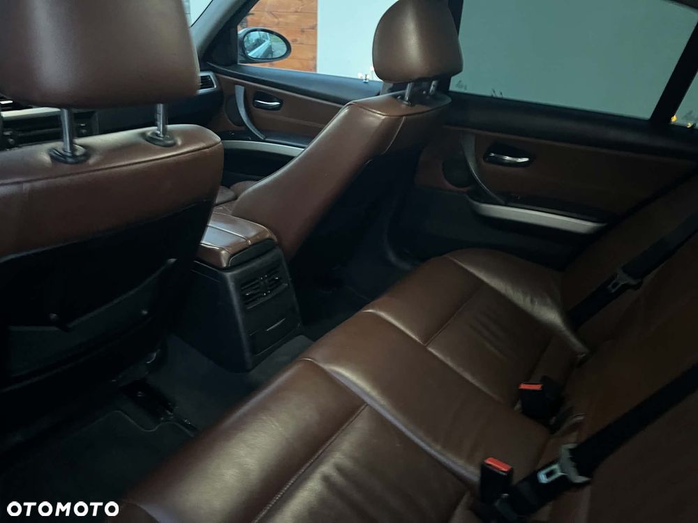 BMW Seria 3 330i - 6