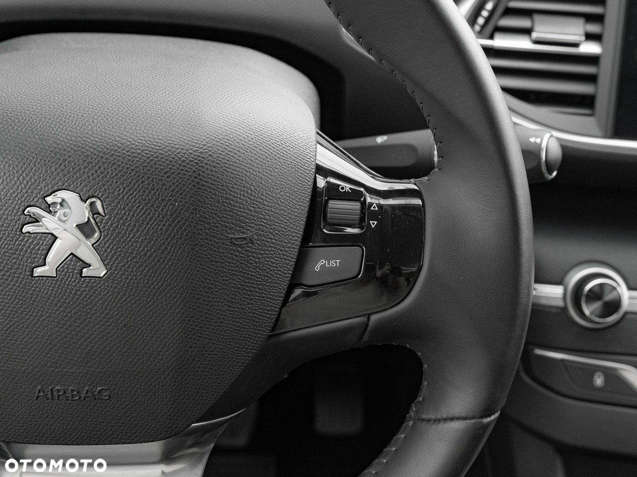 Peugeot 308 1.2 PureTech GPF Allure Pack S&S - 17