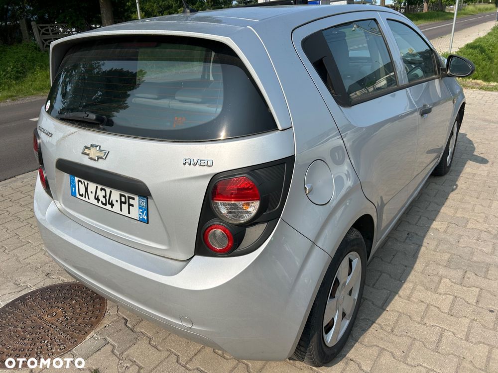 Chevrolet Aveo - 4