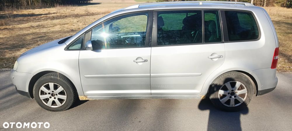 Volkswagen Touran - 2