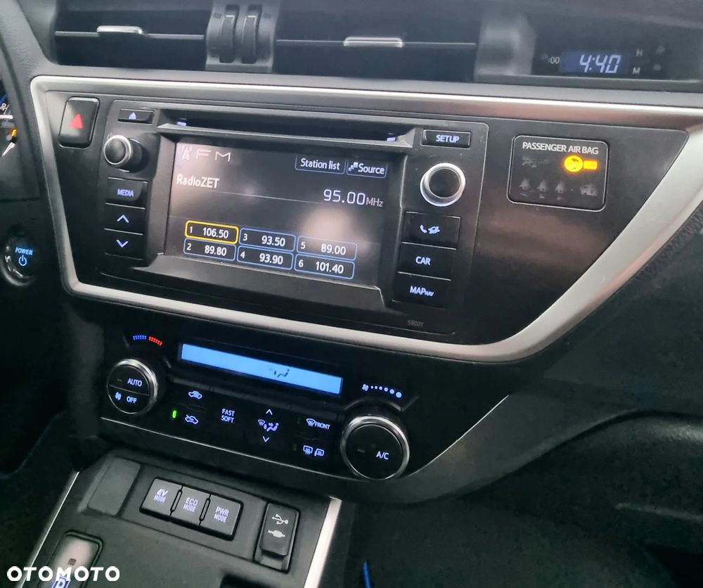 Toyota Auris 1.8 Hybrid Executive - 17