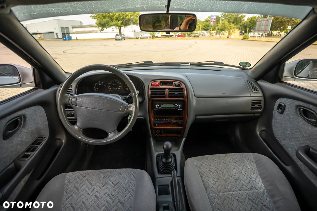 Suzuki Baleno 1.6 GLX - 27