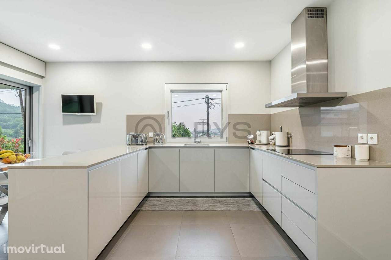 Moradia Isolada T4+1 em UDF de Este (São Pedro e São Mamede) - Grande imagem: 2/20