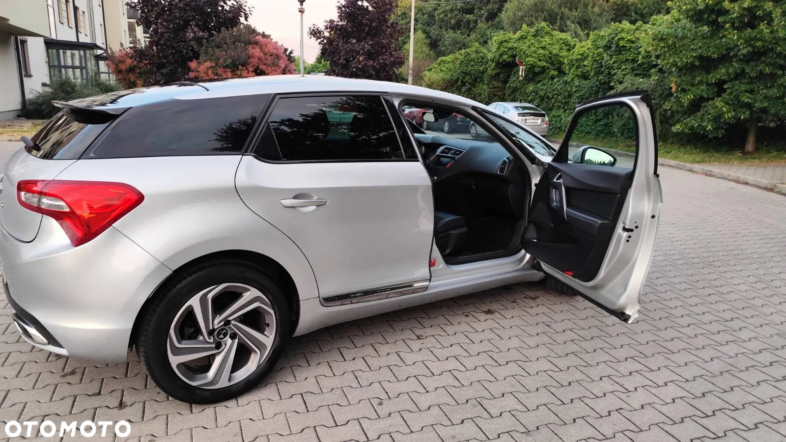 Citroën DS5 1.6 e-HDi Chic MCP - 25