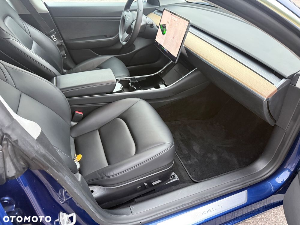 Tesla Model 3 - 12