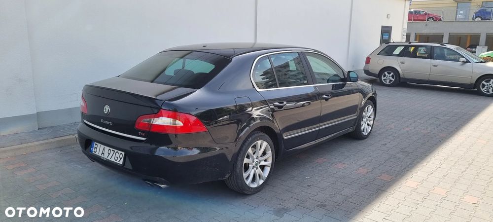 Skoda Superb 2.0 TSI Ambition DSG - 6