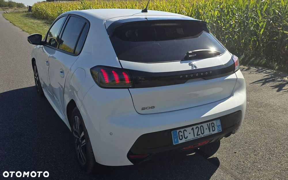 Peugeot 208 - 15