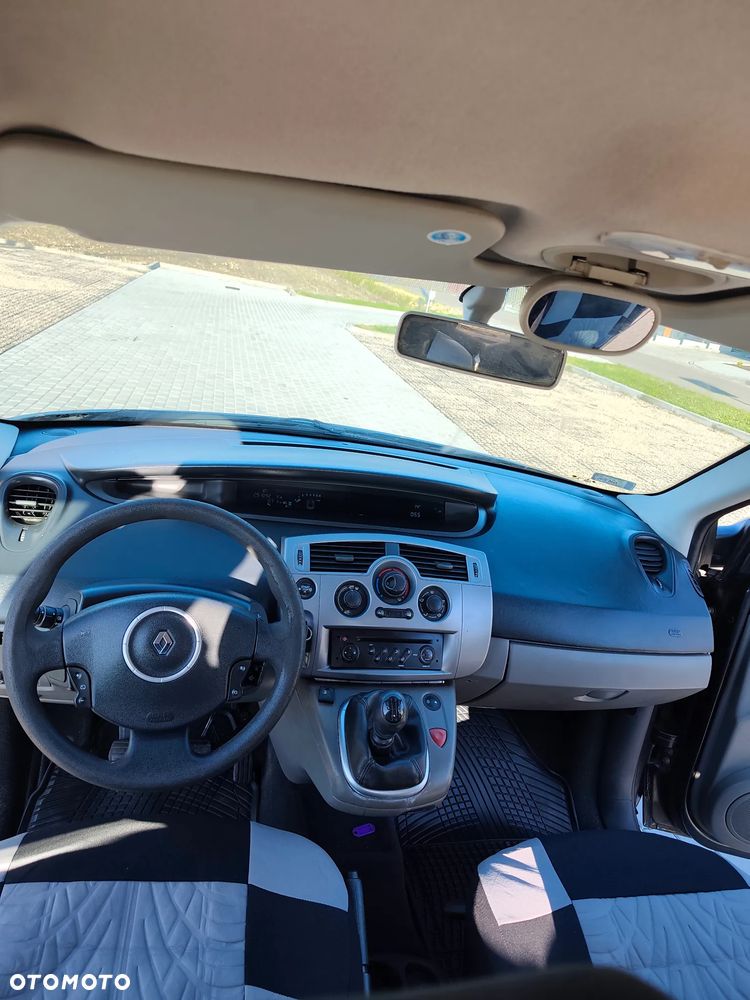 Renault Scenic - 17