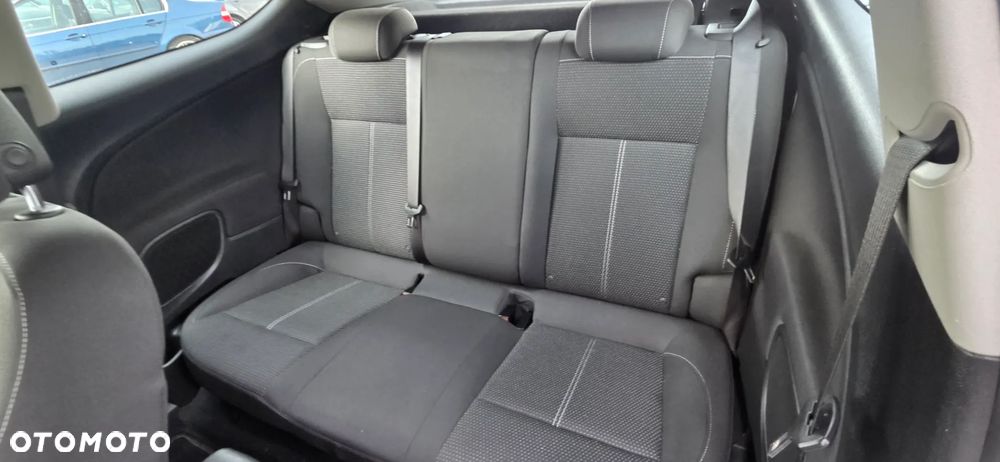 Opel Astra 1.6 Turbo Edition - 31