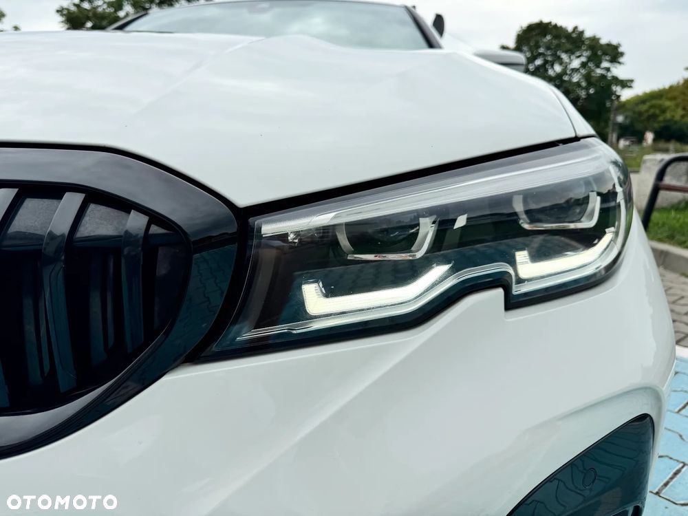 BMW Seria 3 318i M Sport - 25