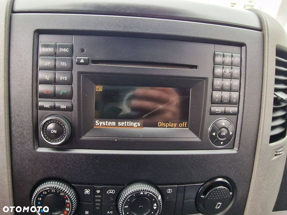 Mercedes-Benz Sprinter - 12