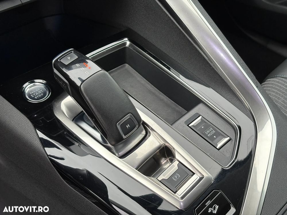 Peugeot 3008 PureTech 130 Stop & Start GPF EAT8 Crossway - 8