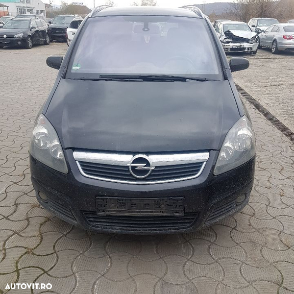 Dezmembrez Opel Zafira B 2006 Monovolum 1.9 CDTI, 88kw, Z19DT, E4