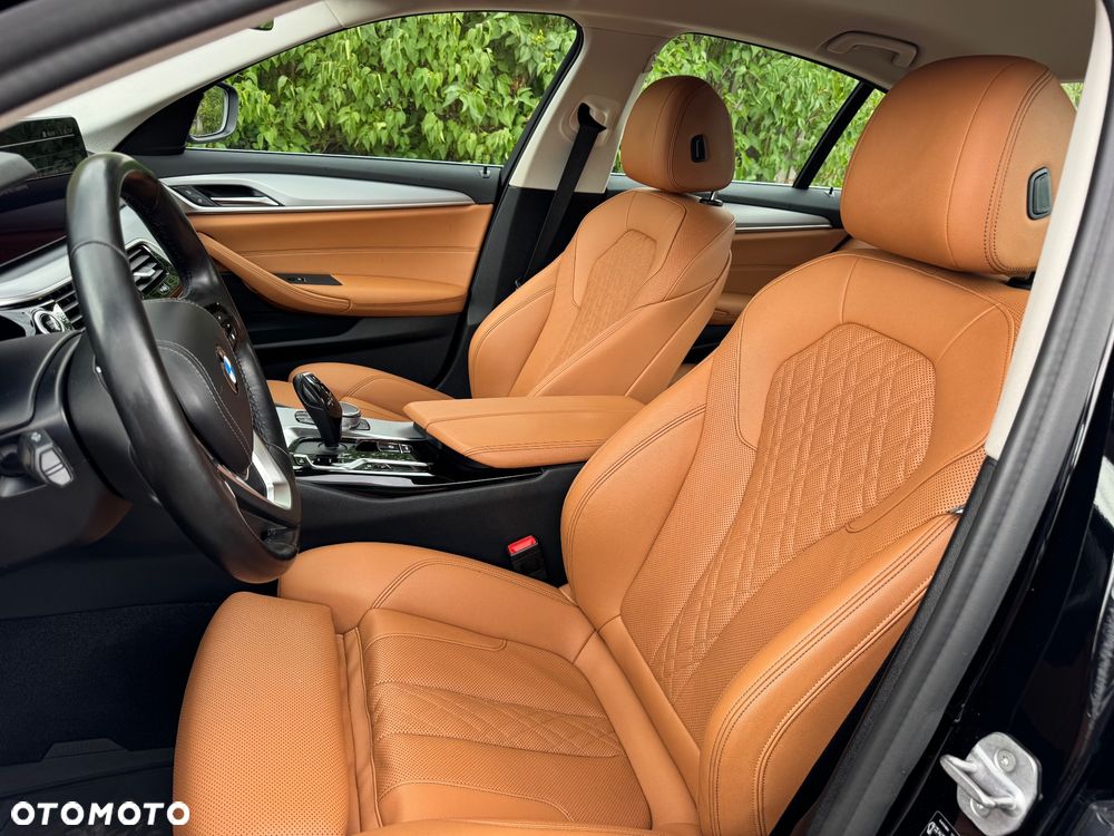 BMW Seria 5 520e M Sport sport - 21
