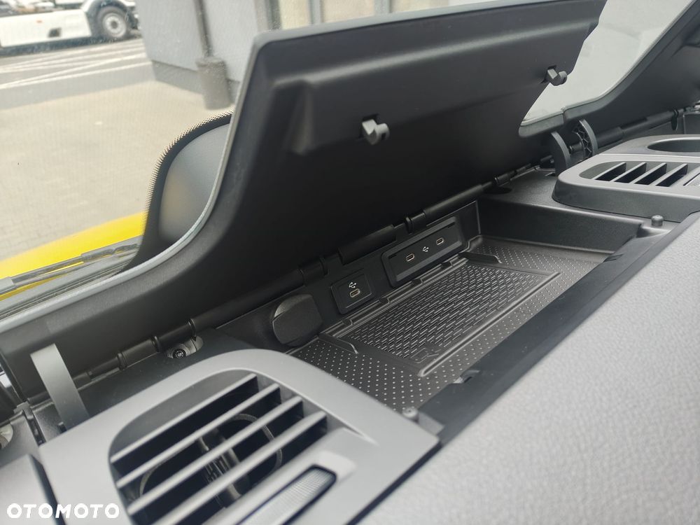 Mercedes-Benz Sprinter - 32