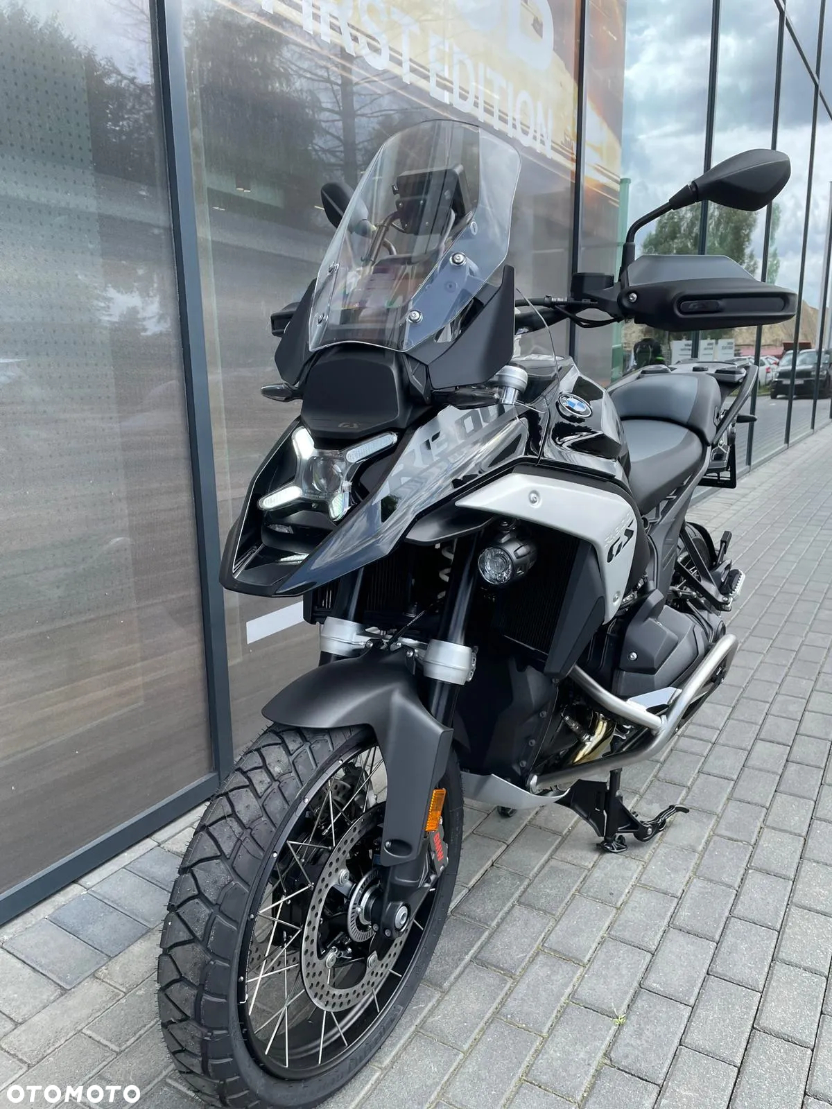 BMW R - 8