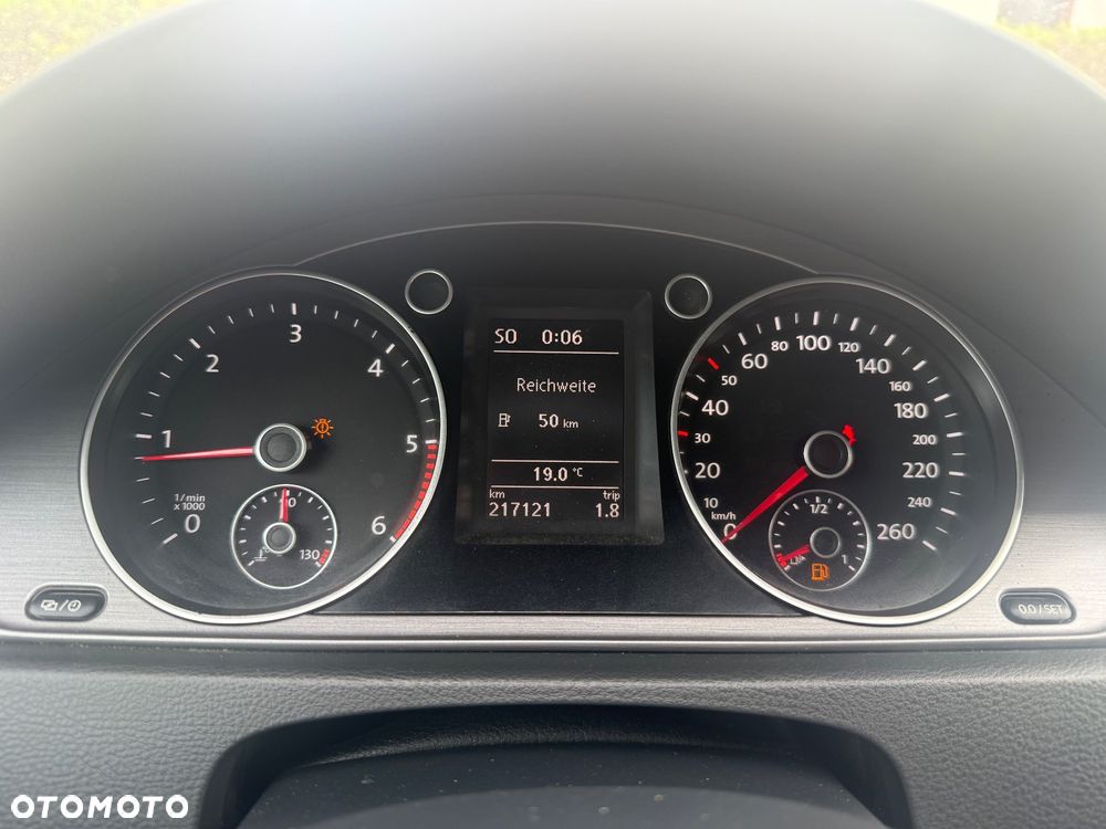 Volkswagen Passat - 20