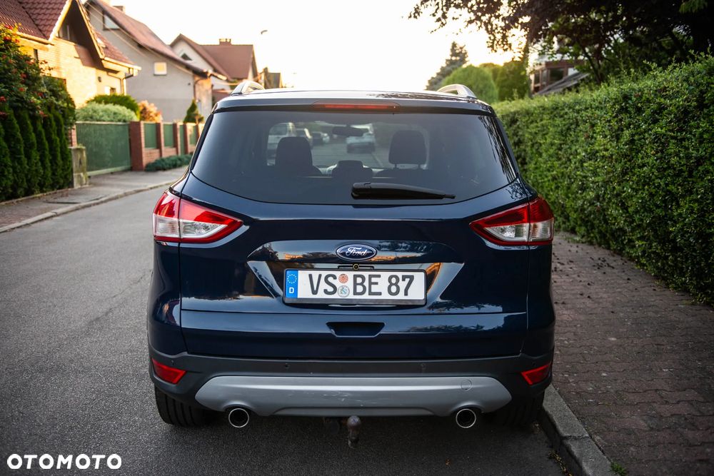Ford Kuga 2.0 TDCi 2x4 Titanium - 6