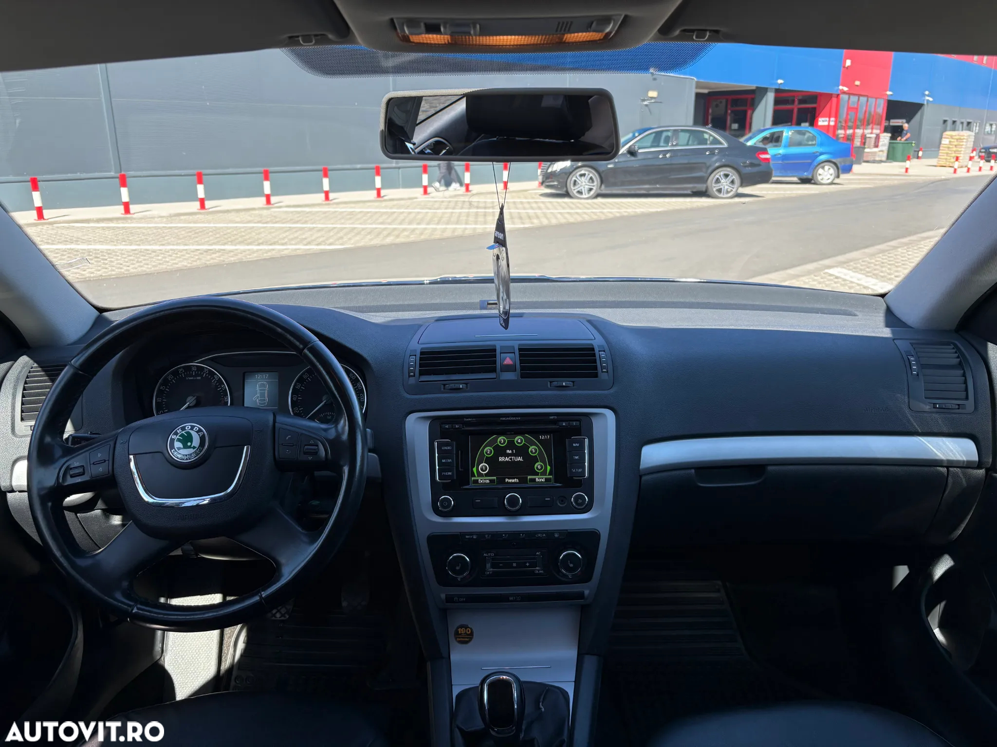 Skoda Octavia 1.6 TDI AMBITION - 11