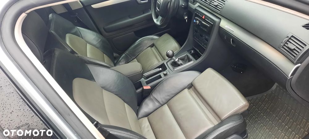 Audi A4 Avant 2.0 TDI Quattro - 22