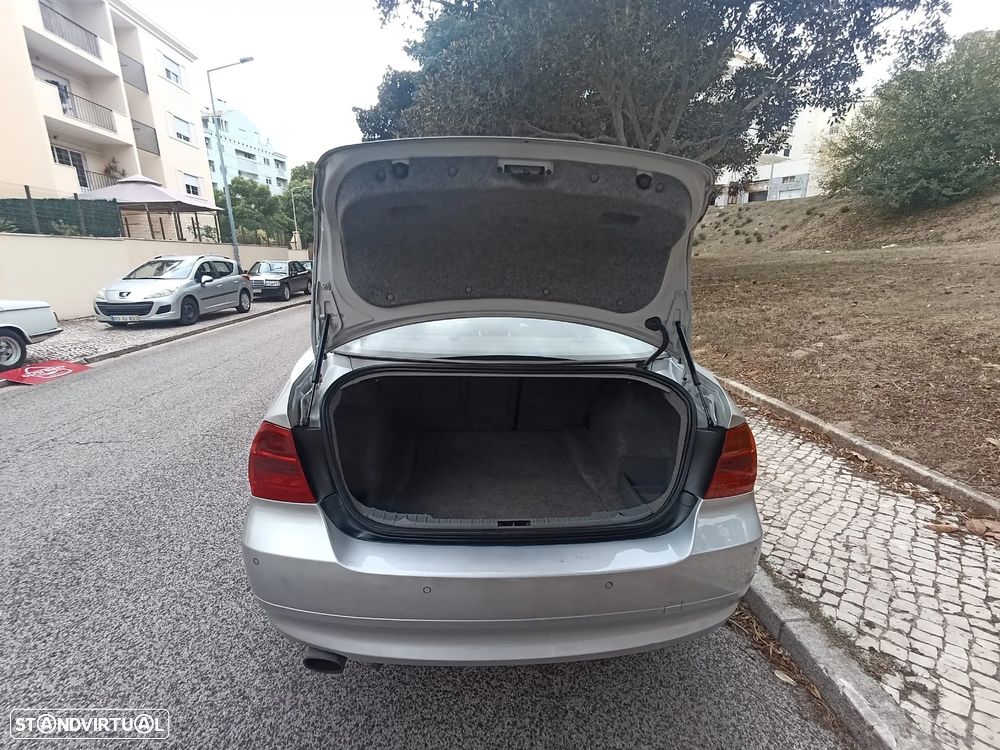 BMW 320 d Sport - 23