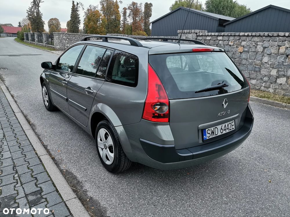 Renault Megane 1.5 dCi Avantage - 11