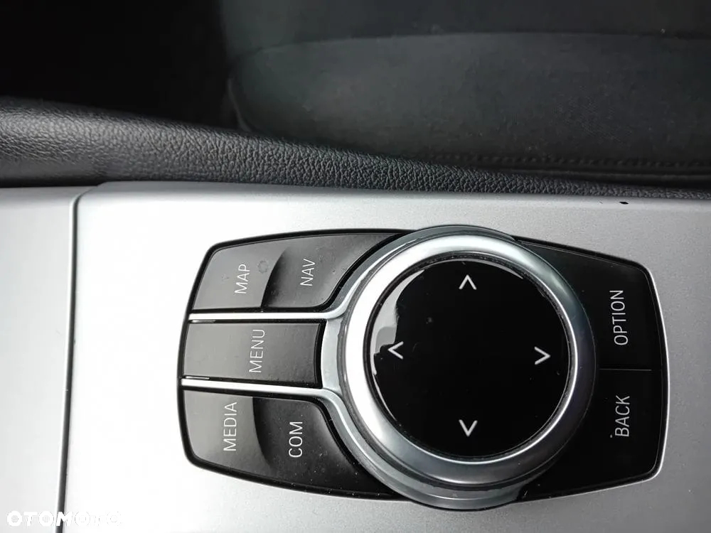 BMW Seria 5 520d Efficient Dynamics - 33