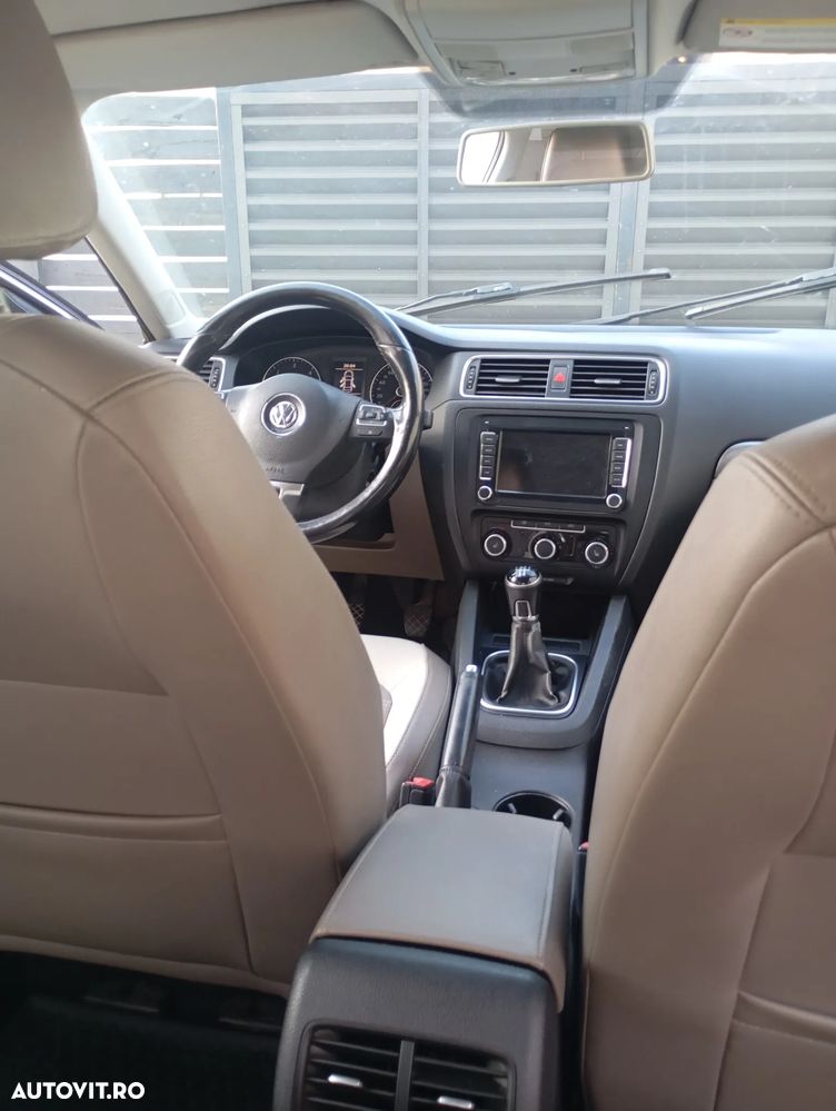 Volkswagen Jetta 1.6 TDI CR DPF Comfortline - 4