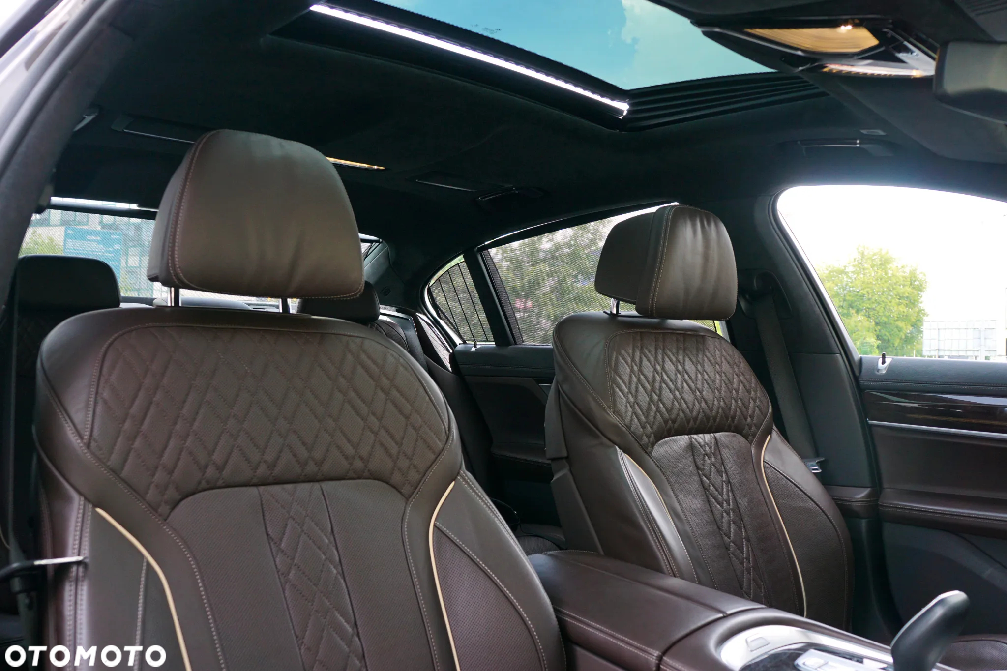 BMW Seria 7 750Li xDrive - 18