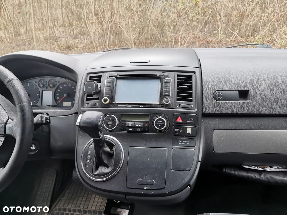 Volkswagen Multivan - 9