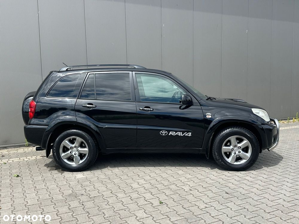 Toyota RAV4 - 8