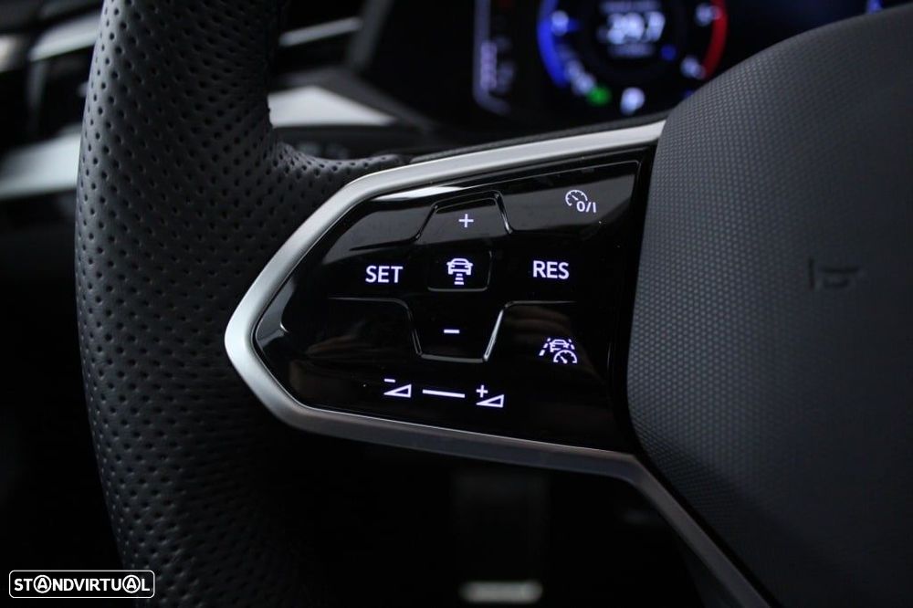 VW Arteon 2.0 TDI R-Line DSG - 22