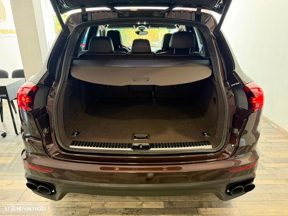 Porsche Cayenne S E-Hybrid Platinum Edition - 29
