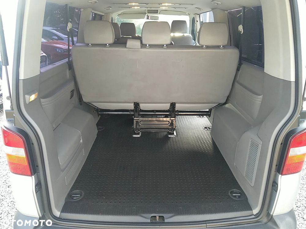 Volkswagen Caravelle - 25