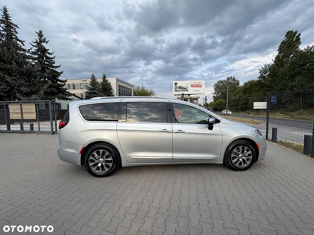 Chrysler Pacifica - 3