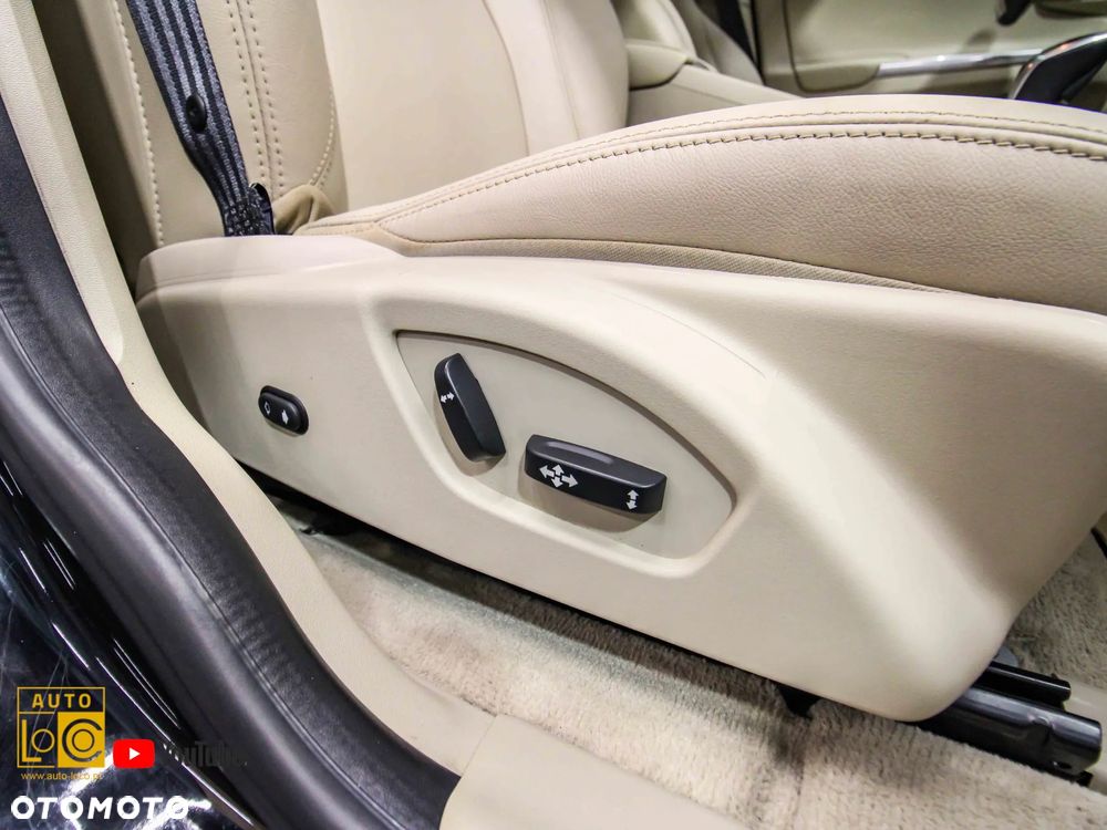 Volvo XC 60 D4 AWD Summum - 31