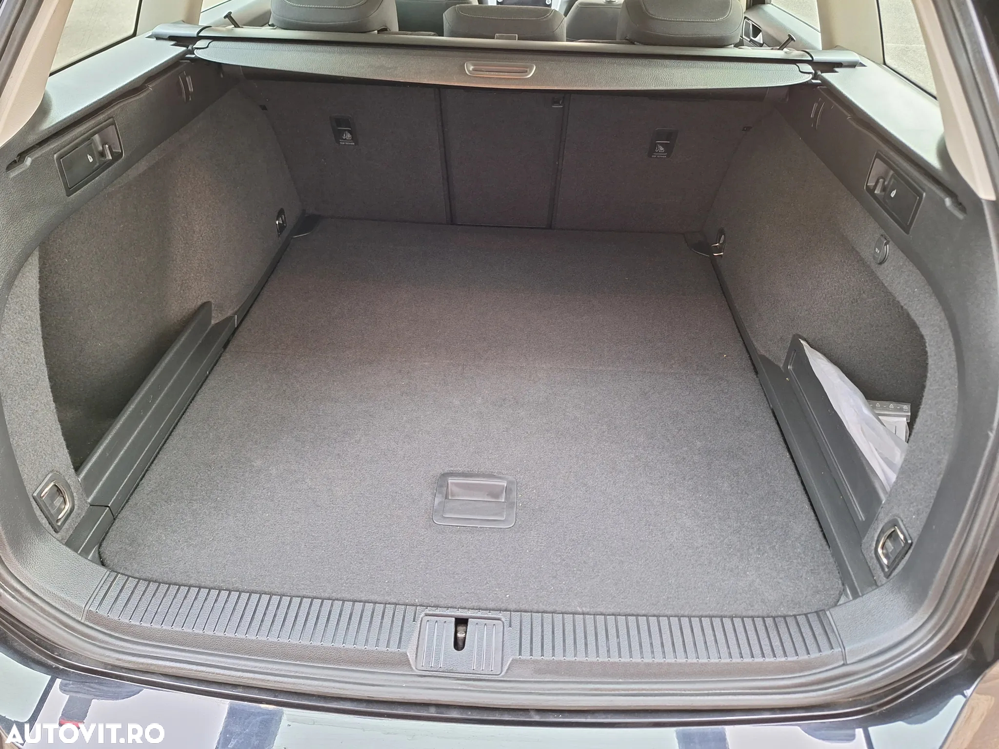 Volkswagen Passat Variant 2.0 TDI (BlueMotion Technology) Comfortline - 21