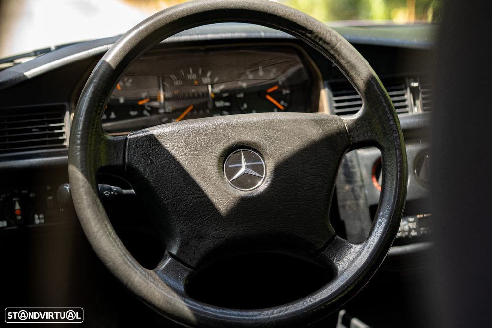 Mercedes-Benz W201 (1982-1993) 190 D 2.0 - 32