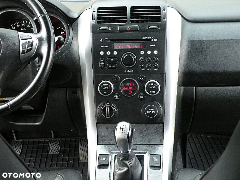 Suzuki Grand Vitara 1.9 DDiS Premium - 19