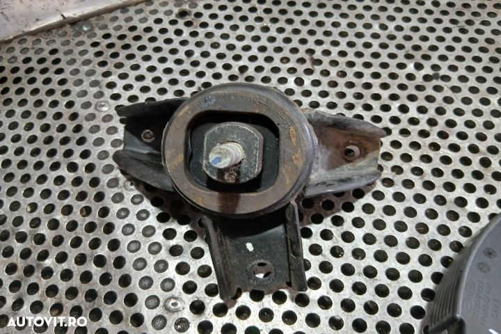 Suport motor 21810-C8000 21810-C8000 Hyundai i20 2 (GB) [2014 - 2020] - 2