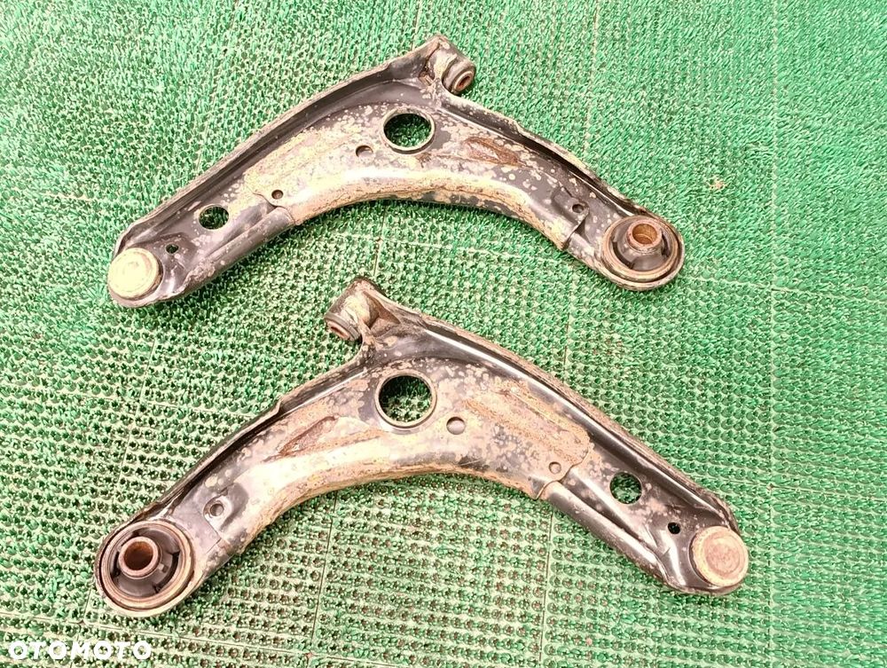 LEXUS CT 1.8h 14-21r  Wahacz Przód Prawy Lewy - 1