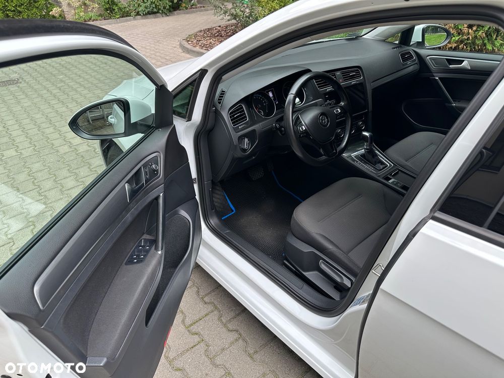 Volkswagen Golf e-Golf - 12