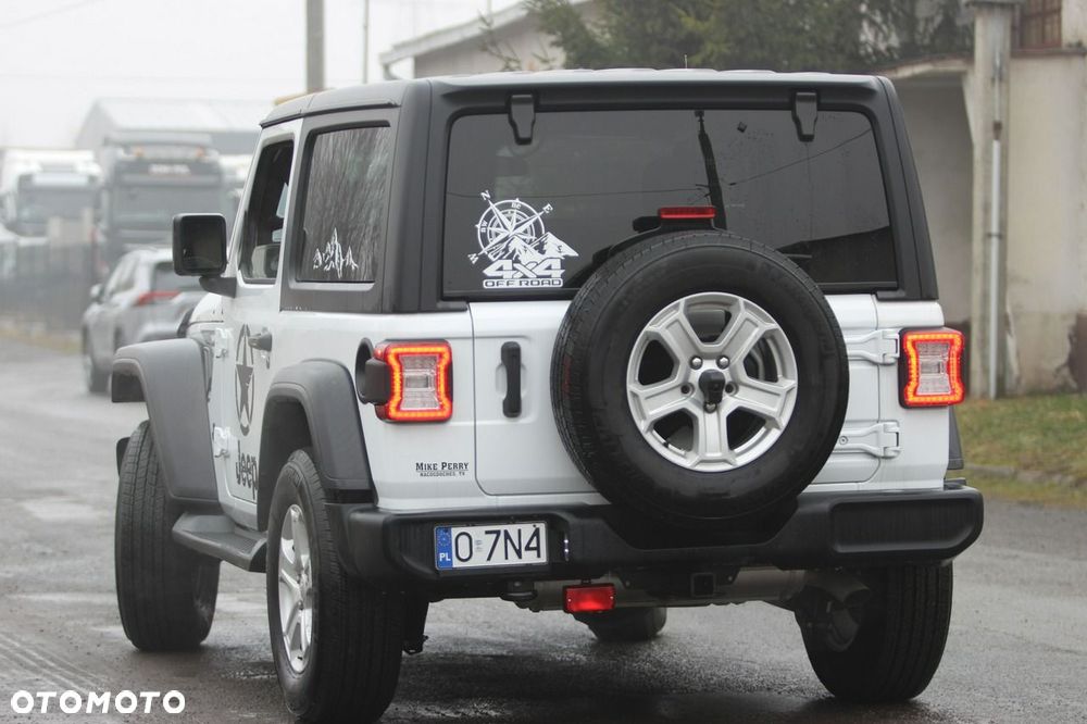 Jeep Wrangler - 33