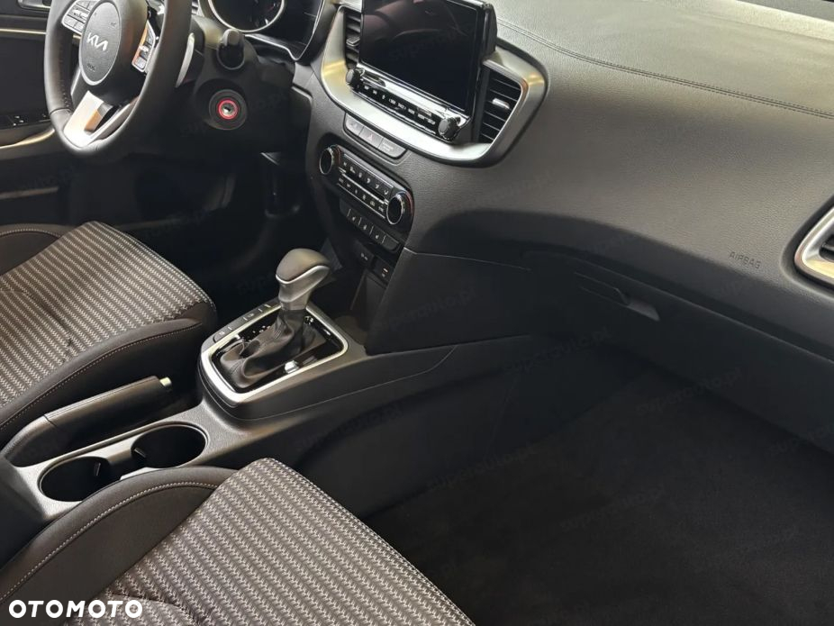 Kia XCeed 1.5 T-GDI M DCT - 12