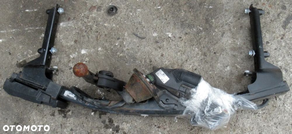 AUDI A4 B9 2.0 TDI HAK HOLOWNICZY KOMBI 8W0800491C - 1