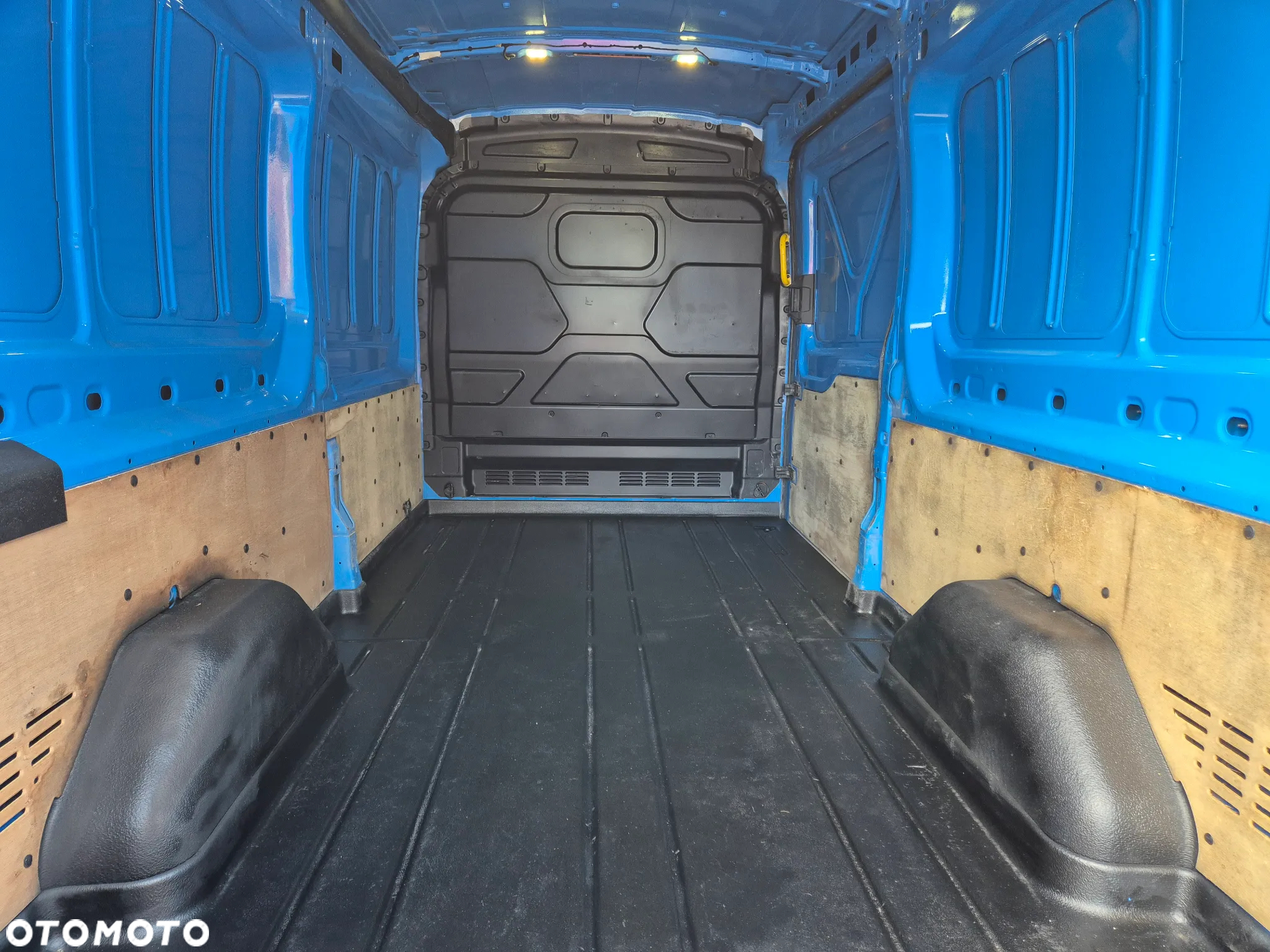 Ford Transit - 10