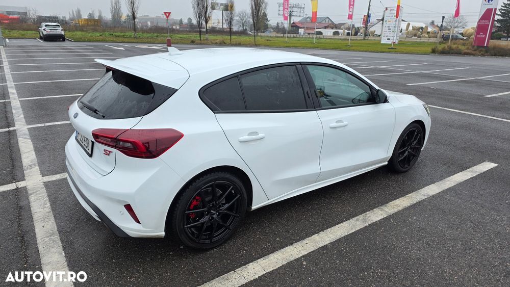 Ford Focus - 25