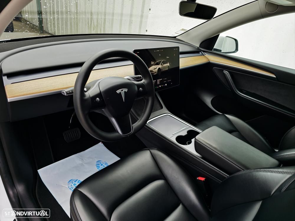 Tesla Model Y Long Range Dual Motor AWD - 10