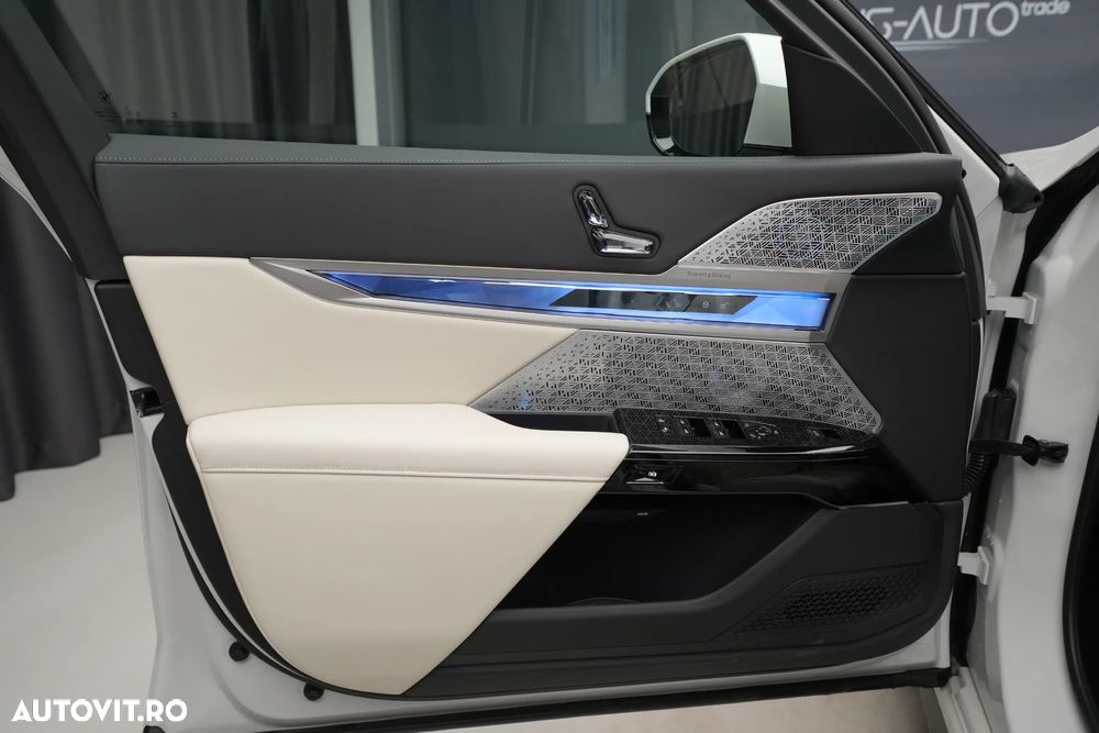 BMW Seria 7 740d xDrive MHEV - 9