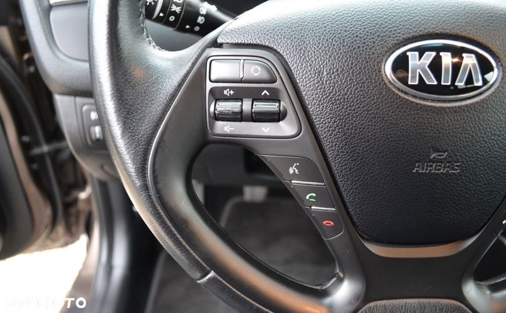 Kia Ceed 1.6 GDI ISG Dream-Team Edition - 24